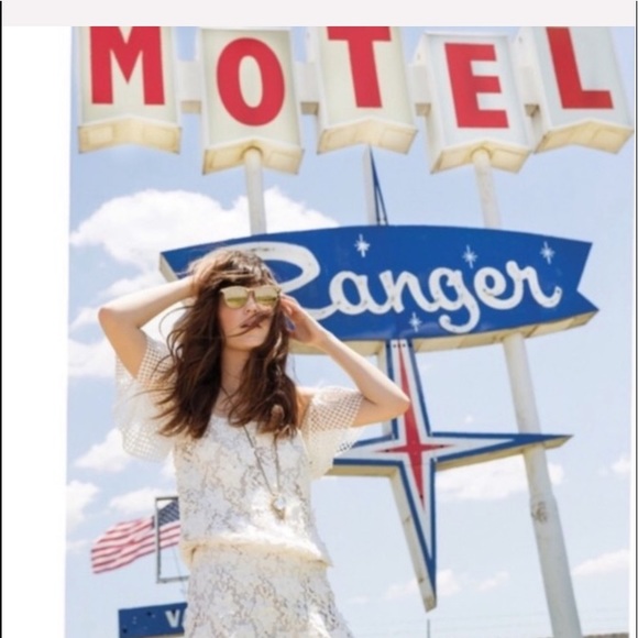 Alexis crochet 3D floral romper - Picture 5 of 6